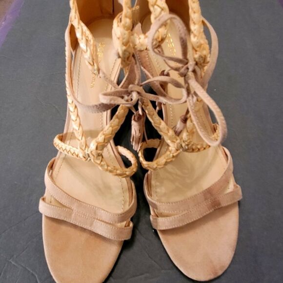 BCBGENERATION WEDGE STYLE OPEN TOE SANDAL - Picture 1 of 15